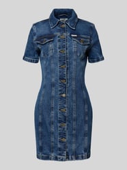 Sukienka jeansowa z wykładanym kołnierzem od Guess Jeans - 47