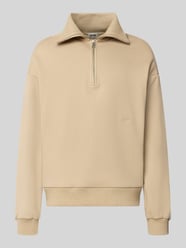 Bluza o kroju regular fit z mieszanki bawełny z kołnierzem zapinanym od DRYKORN - 1
