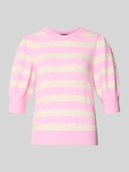Sweter z dzianiny o kroju regular fit z dekoltem okrągłym model „DOFFY” od VERO MODA Fuksjowy - 33