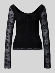 Semi-transparant shirt met lange mouwen met vetersluiting van Gina Tricot - 26