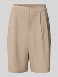 Bermudas mit Bundfalten und Gesäßtaschen von Karo Kauer Beige - 2