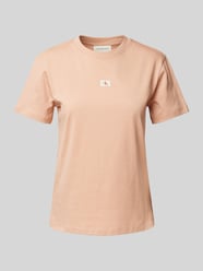 Regular Fit T-Shirt mit Label-Patch von Calvin Klein Jeans Rosa - 5