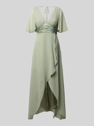 Abendkleid mit V-Ausschnitt von Jake*s Cocktail - 45