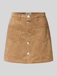 Eng anliegender Mini-Rock mit einreihiger Knopfleiste Modell 'AMAZING-STINA' von Only - 30