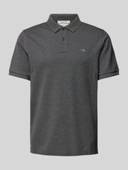 Regular Fit Poloshirt mit Label-Stitching von Gant Grau - 9