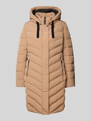 Płaszcz pikowany z kapturem i kieszeniami zapinanymi na zamek błyskawiczny od Fuchs Schmitt - 42