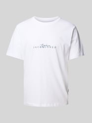 T-shirt z nadrukiem z logo model ‘VARENNA’ od Jack & Jones - 39