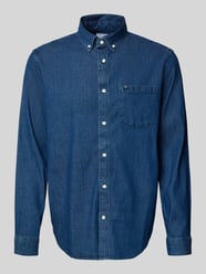 Koszula jeansowa o kroju regular fit z kołnierzykiem button-down od GAP - 30