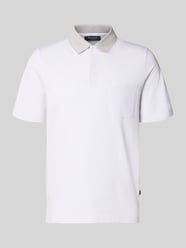 Regular Fit Poloshirt mit Strukturmuster und Brusttasche von MAERZ Muenchen - 10