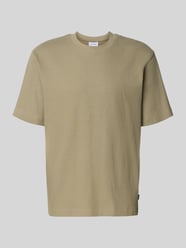 T-shirt o prążkowanej strukturze model 'HARRISON' od JACK & JONES - 17
