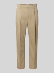 Spodnie chino z mieszanki bawełny, krój regular fit, model 'TAAMIR PLEATED' od ARMEDANGELS - 1