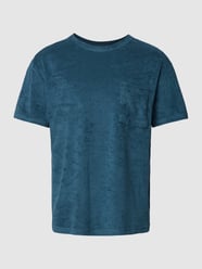 T-shirt z frotowym wzorem model ‘KIKKI’ od Anerkjendt Niebieski - 11