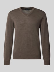 Regular Fit Strickpullover aus reiner Schurwolle mit V-Ausschnitt von MAERZ Muenchen - 47