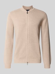 Slim Fit Strickjacke aus Baumwoll-Mix mit Stehkragen von Christian Berg Men Beige - 42