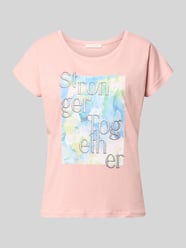 t-shirt z nadrukiem z napisem od Christian Berg Woman Fuksjowy - 18