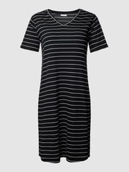 T-shirtjurk met V-hals, model 'CARFINE' van ONLY CARMAKOMA Zwart - 8