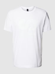 T-shirt z nadrukiem z logo model ‘JERO’ od AlphaTauri Biały - 14