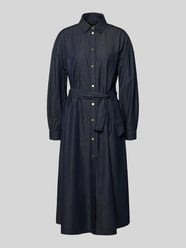 sukienka koszulowa z tkaniny stylizowanej na denim z wiązanym paskiem od Armani Exchange - 35