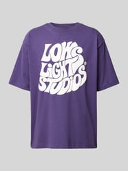 T-shirt z nadrukiem z logo od Low Lights Studios Fioletowy - 10