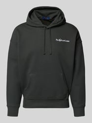 Bluza z kapturem o kroju relaxed fit z wyhaftowanym logo i kieszenią kangurka od Polo Ralph Lauren - 25