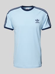 T-shirt z wyhaftowanym logo od adidas Originals - 5