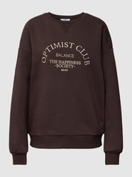 Bluza z wyhaftowanym motywem model ‘ORGANIC OPTIMIST’ od NA-KD Brązowy - 17