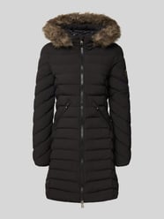 Płaszcz pikowany o kroju regular fit z obszyciem ze sztucznego futra model ‘Fuji’ od Superdry - 33