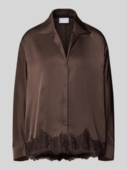 Relaxed Fit Bluse aus Viskose mit Spitzenbesatz von Jake*s Collection - 9