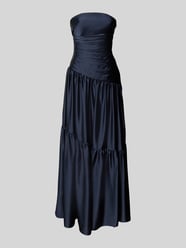 Abendkleid mit Raffungen und Volantsaum von Luxuar - 1