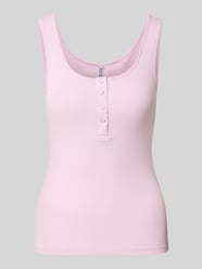 Top typu tank w kroju slim fit z mieszanki bawełny ekologicznej model 'KITTE' od PIECES Fuksjowy - 35
