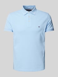 Slim Fit Poloshirt mit Logo-Stitching von Tommy Hilfiger Blau - 24