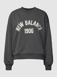 Sweatshirt mit Label-Print von New Balance Schwarz - 22