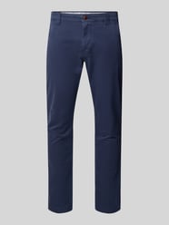Chinosy o kroju regular fit z mieszanki bawełny model 'SCANTON' od Tommy Jeans - 23