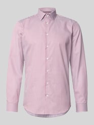 Koszula o kroju slim fit biznes z kołnierzykiem typu kent od Jake*s - 2