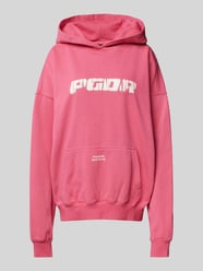 Oversized Hoodie mit Label- und Statement-Print Modell 'SUTA' von Pegador Pink - 19