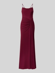 Slim Fit Abendkleid mit Raffungen von Mascara Bordeaux - 7