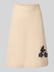 Knie-lange gebreide rok met stitchings en parels van Christian Berg Woman - 7