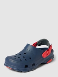 Sandały z zapięciem na rzep model ‘CLASSIC ALL TERRAIN’ od Crocs Niebieski - 43