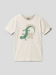 T-shirt z nadrukowanym motywem od Basefield Biały - 19