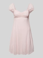 Minikleid in Crinkle-Optik von Gina Tricot Rosa - 10