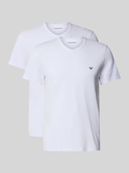 T-Shirt mit V-Ausschnitt im 2er-Pack von Emporio Armani - 47