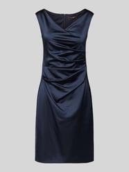 Cocktailkleid mit Wasserfall-Ausschnitt von Vera Mont - 45