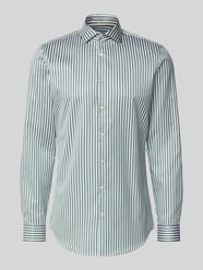 Slim Fit Businesshemd mit Haifischkragen und extra langem Arm von Jake*s - 11