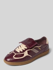 Sneakers van leer met reliëflogo model '490 Club Patent' van ALOHAS Bordeaux - 3