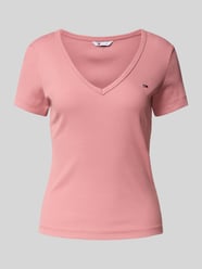 Slim Fit T-Shirt mit V-Ausschnitt von Tommy Jeans Pink - 4