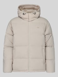 kurtka pikowana o kroju regular fit z odpinanym kapturem od Levi's® - 2