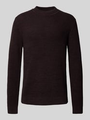 Sweter z dzianiny z prążkowanymi wykończeniami model ‘VIGGO’ od Jack & Jones Premium Brązowy - 47