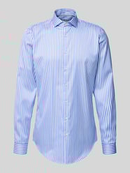 Slim Fit Businesshemd mit Haifischkragen und extra langem Arm von Jake*s - 31