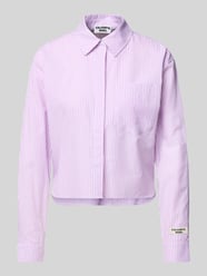 Boxy Fit Bluse mit Brusttasche Modell 'Aliya' von Colourful Rebel - 29