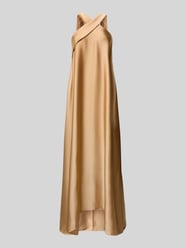 Neckholder-Abendkleid mit rückseitigem Reißverschluss von Rinascimento Beige - 13